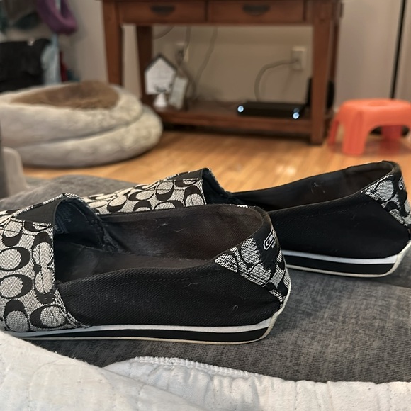 Coach flat casual shoes. Size 8. Black and gray color. Used. - Picture 2 of 6